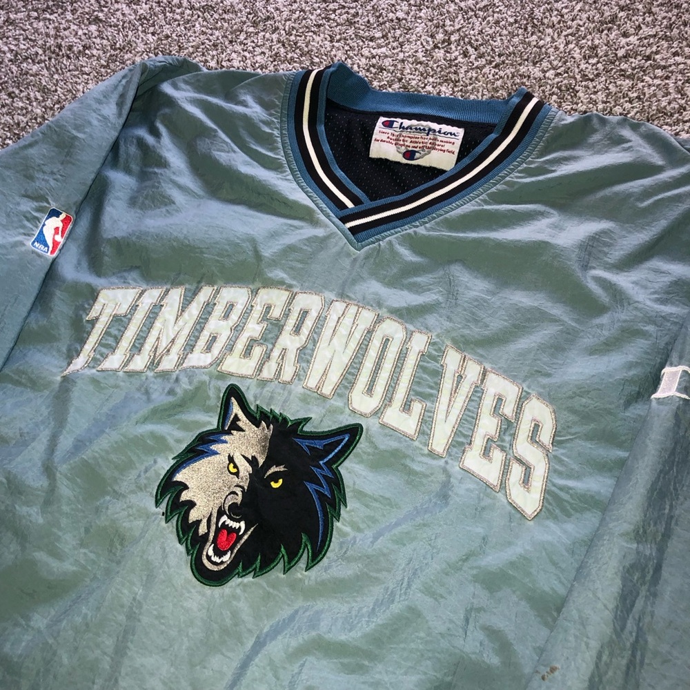Timberwolves Pullover - Picture 3 of 9